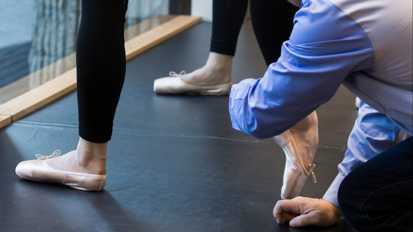What To Expect At Your First Pointe Shoe Fitting - FitnessRetro
